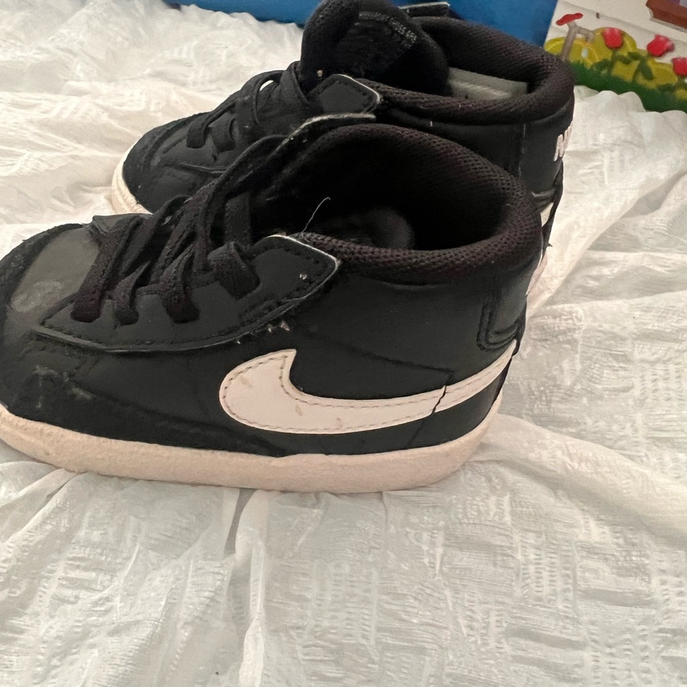 Nike Kids Black and White Sneakers